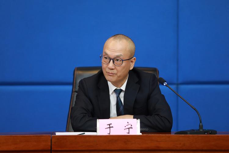 黑龙江省鑫正融资担保集团总裁于宁与中铁物贸集团 携手共筑供应链金融新篇章
